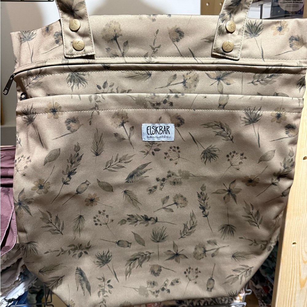 Elskbar wet bag Tan grasses print NEW